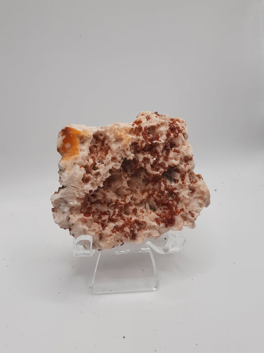 Vanadinite on Barite